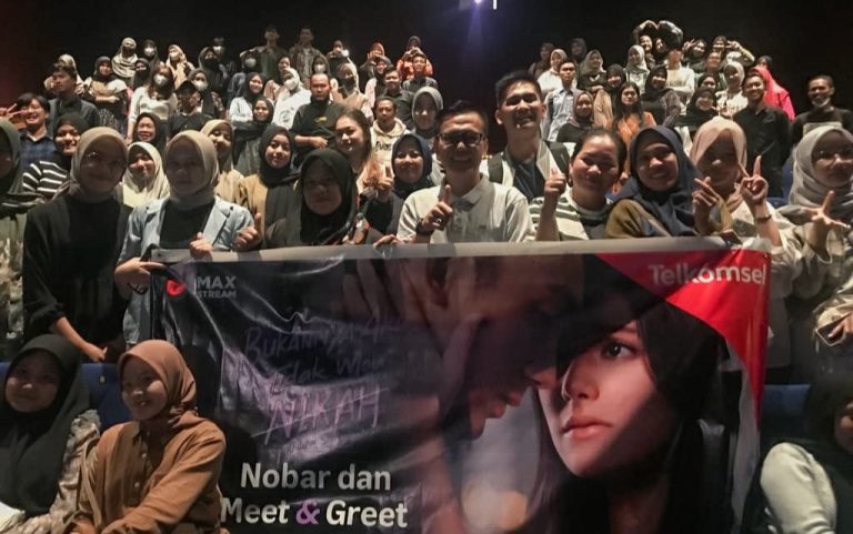 Manjakan Pelanggan Telkomsel Nonton Bareng Film Bukannya Aku Tidak