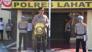pimpin-apel-pemberian-penghargaan-ini-arahan-kapolres-lahat-220706e-rev2.jpg