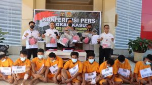 9-pelaku-pembunuhan-warga-sekayu-dibekuk-polres-muba-220706s-rev2.jpg