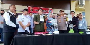 amankan-2-kg-sabu-dua-kurir-asal-mangun-jaya-diamankan-polres-oki-220706d-rev2.jpg