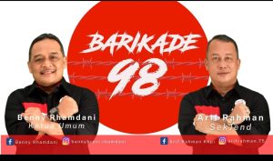 syukuran-kejatuhan-soeharto-barikade-98-bagikan-1000-paket-sembako-220708t-rev1.jpg