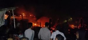desa-tanjung-atap-membara-tiga-rumah-warga-hangus-dilalap-api-220708w-rev1.jpg