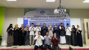 prodi-ekonomi-syariah-dan-mahasiswa-s2-uin-raden-fatah-santuni-anak-yatim-220708w-rev1.jpg