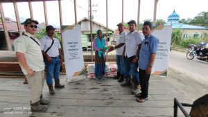 penghujung-ramadan-pt-mssb-bagikan-paket-sembako-ke-warga-jompo-di-16-desa-220708s-rev1.jpg