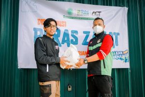 ratusan-driver-ojol-terima-zakat-dari-global-zakat-act-palembang-220708x-rev1.jpg