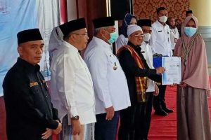 wabup-ogan-ilir-dan-yusuf-mansyur-mewisuda-ratusan-santri-rumah-tahfiz-2207163-rev1.jpg