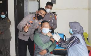 dukung-program-pemerintah-warga-rundeng-subulussalam-antusias-divaksinasi-220716u-rev1.jpg