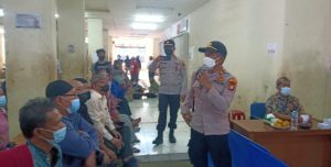 polisi-imbau-bahaya-covid-19-di-pemilihan-ketua-paguyuban-pedagang-pasar-lokbin-220718f-rev1.jpg