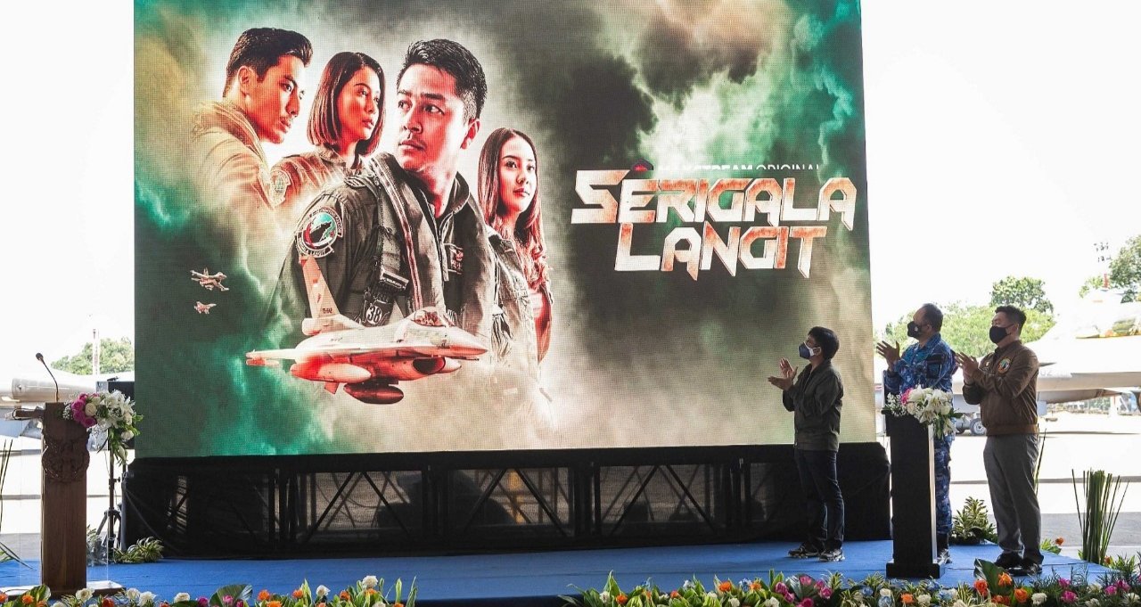 kobarkan-nilai-patriotisme-untuk-generasi-muda-maxstream-rilis-film-orisinal-serigala-langit-2207188-rev1.jpg