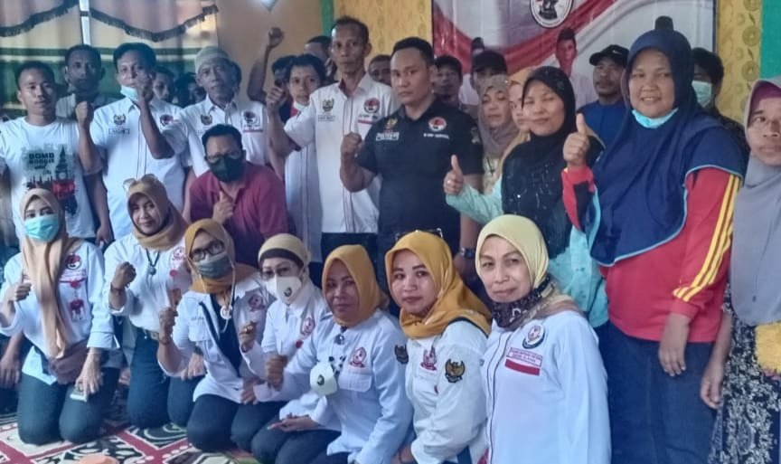 dikukuhkan-dpd-gpmn-muara-enim-siap-dukung-puan-jadi-presiden-2024-220718n-rev1.jpg