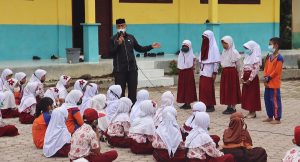 pantau-belajar-tatap-muka-dimasa-pandemi-disdikbud-subulussalam-sidak-sdn-belegen-220718b-rev2.jpg