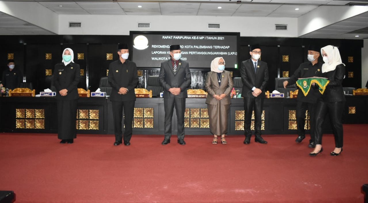 dprd-kota-palembang-gelar-rapat-paripurna-bahas-rekomendasi-lkpj-walikota-tahun-2020-220721i-rev1.jpg