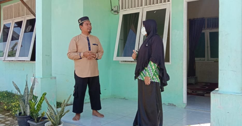 pastikan-kualitas-kesehatan-pendidik-dan-santri-terjaga-puskesmas-rundeng-sambangi-ponpes-tariq-bin-ziad-220721r-rev1.jpg