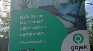 pemasangan-papan-reklame-gojek-diduga-ilegal-ini-kata-ketua-rt-16-220721i-rev1.jpg