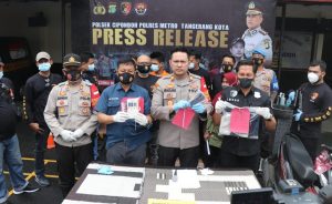 rampas-ponsel-warga-cipondoh-makmur-tangerang-diringkus-220721u-rev1.jpg