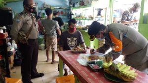 berjualan-selama-psbb-4-warung-di-gambir-disanksi-tegur-220721m-rev1.jpg