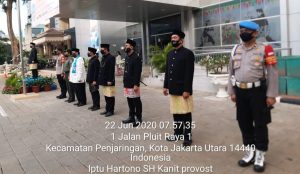 camat-penjaringan-pimpin-upacara-hut-ke-493-dki-jakarta-220721n-rev1.jpg