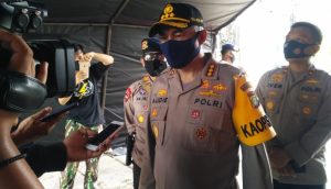 bantu-korban-kebakaran-polres-metro-jakbar-dirikan-tenda-darurat-220721n-rev1.jpg