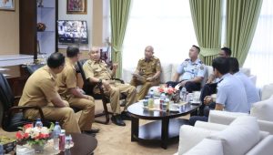 bupati-oku-harapkan-imigrasi-tingkatkan-pelayanan-2207219-rev1.jpg