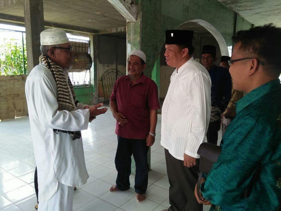 paslon-ade-janjikan-insentif-bagi-ustadz-ustadzah-220721i-rev1.jpg