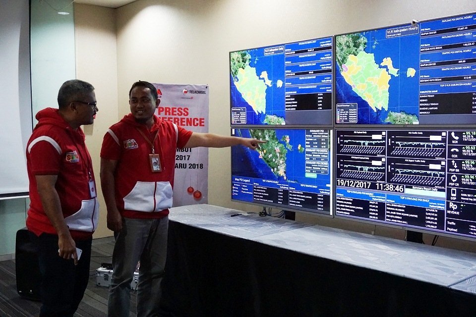 telkomsel-siap-hadapi-lonjakan-trafik-natal-dan-tahun-baru-2018-2207210-rev1.jpg