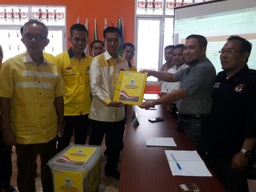 giliran-golkar-oki-daftar-ke-kpu-220721f-rev1.jpg