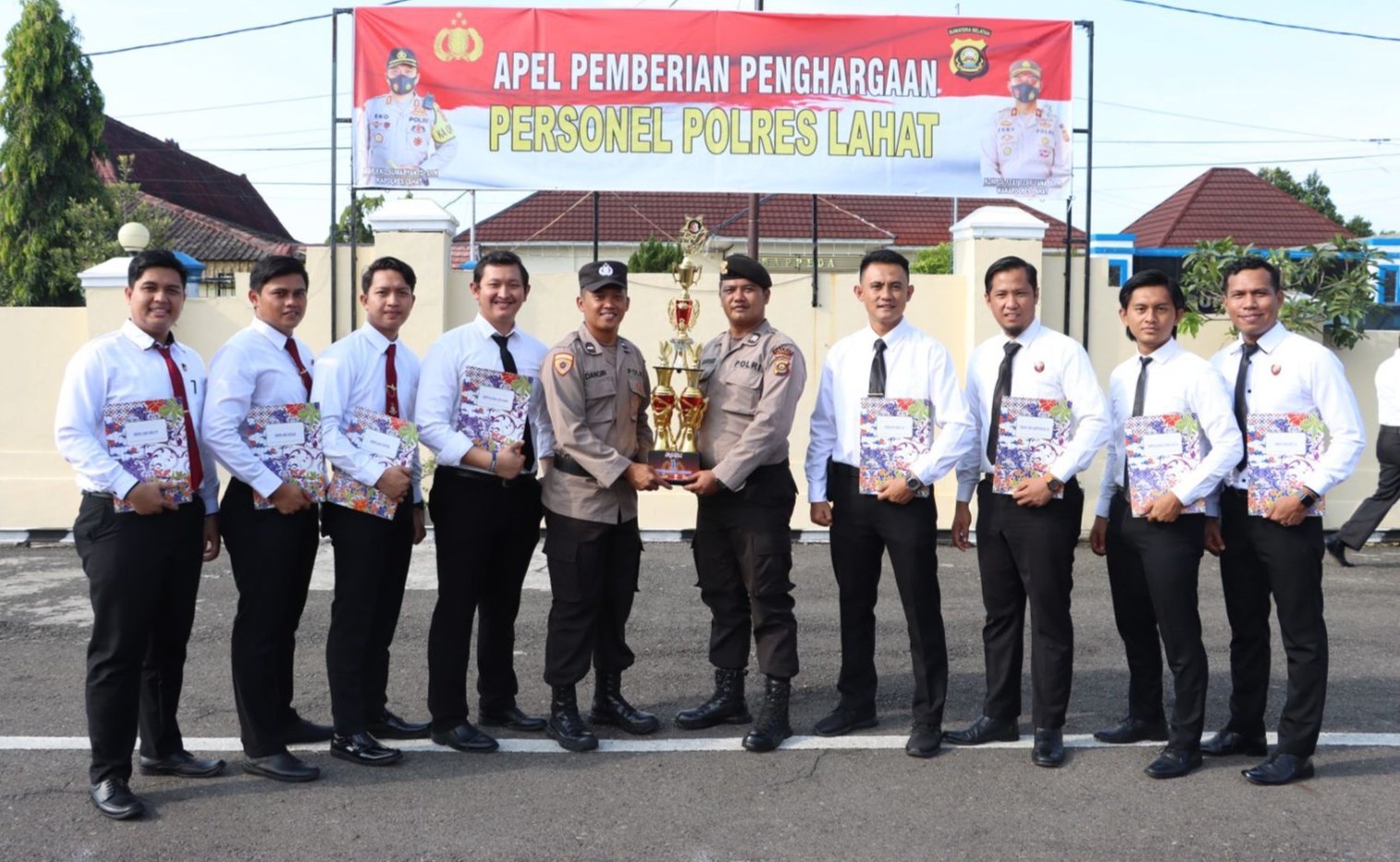 10-personel-polres-lahat-terima-reward-dari-kapolres-ini-nama-namanya-2209261.jpg