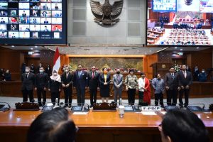 dpr-sahkan-9-anggota-komnas-ham-terpilih-ini-pesan-puan-maharani-221004s.jpg