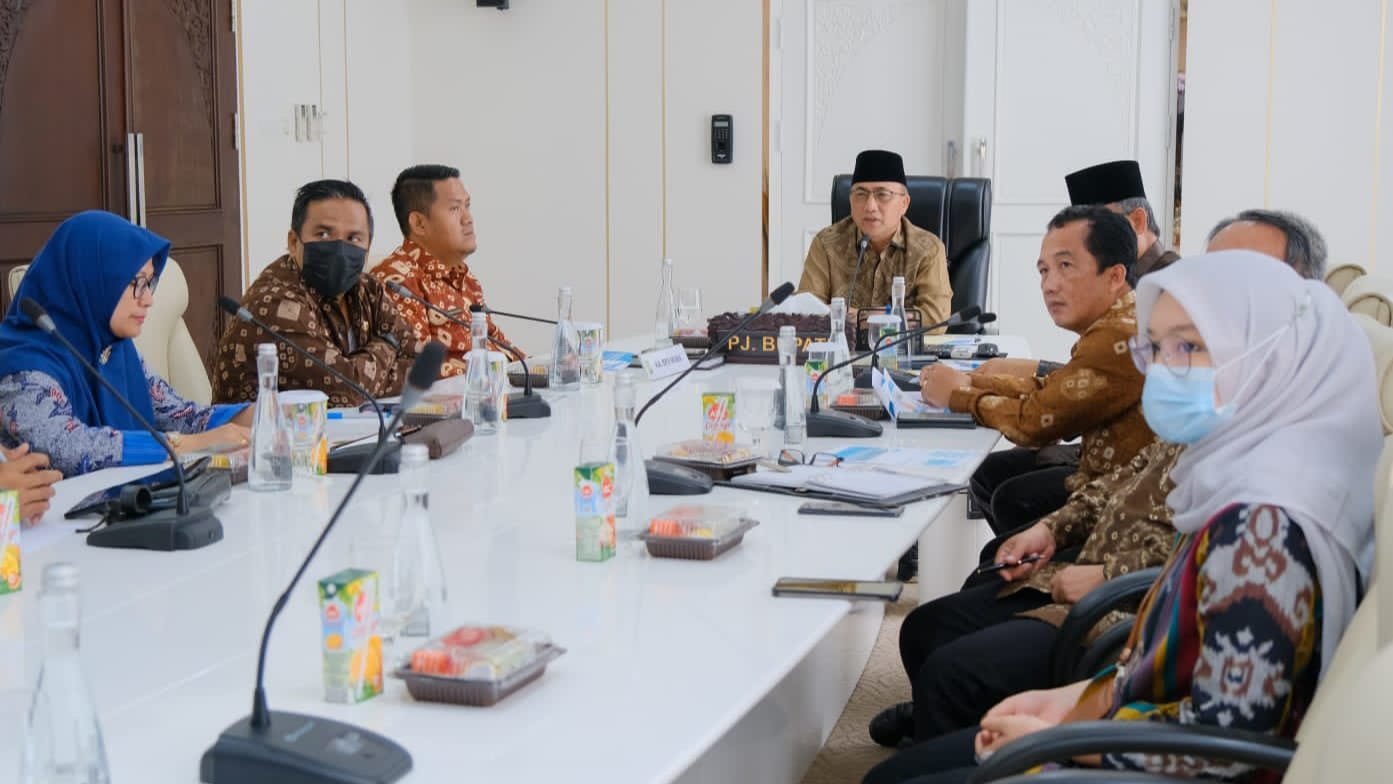 pimpin-rakor-pj-bupati-muba-instruksikan-camat-kadeslurah-dukung-programregsosek-221007t.jpg