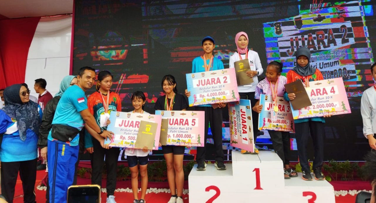 kirana-dan-rahma-unggul-di-even-lari-bedulur-run-10-k-pelatih-harap-atensi-pemkab-221205f.jpg