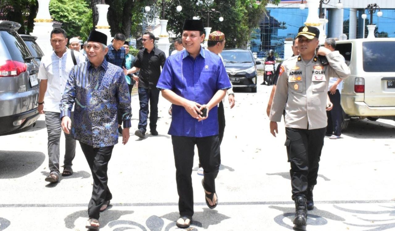 didampingi-bupati-oki-kepala-bnpt-ajak-warga-jaga-perdamaian-jelang-tahun-politik-230303o.jpg
