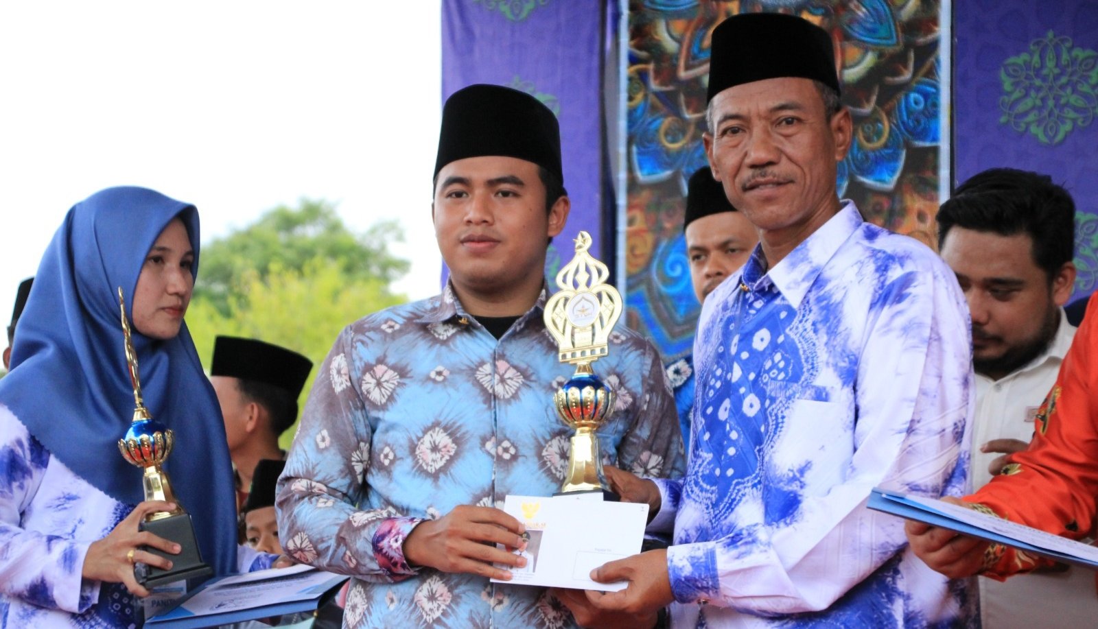 kafilah-kecamatan-sungai-menang-juara-umum-stqh-xxvii-tingkat-kabupaten-oki-2303150.jpg